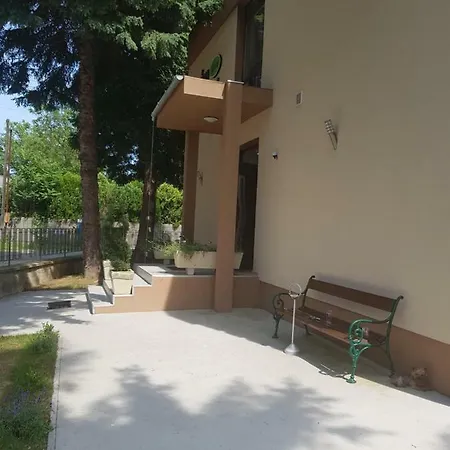 Bereny Panzio 住宿加早餐酒店 Balatonberény
